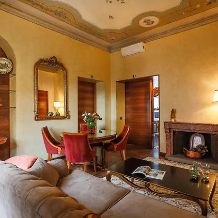 Prestigious Piazza Navona Rom