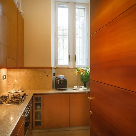 Prestigious Piazza Navona Rom