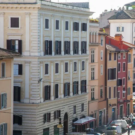 Prestigious Piazza Navona Apartment Rom