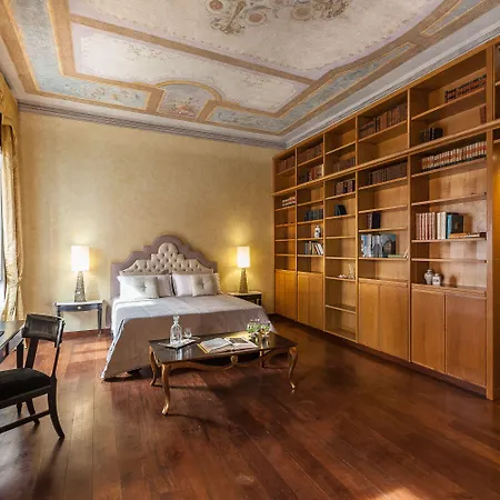 Prestigious Piazza Navona Roma