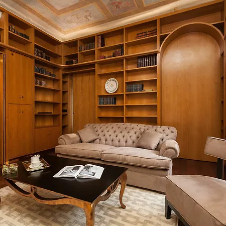 Prestigious Piazza Navona Rzym
