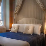 Prestigious Piazza Navona Apartment *